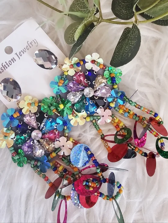 Gorgeous Beaded & Crystal Earrings Set - Picture 4 of 5